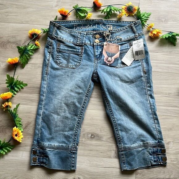 NWT Industrial Cotton Light Wash Capris Jeans Cropped Size 9 - Picture 1 of 7